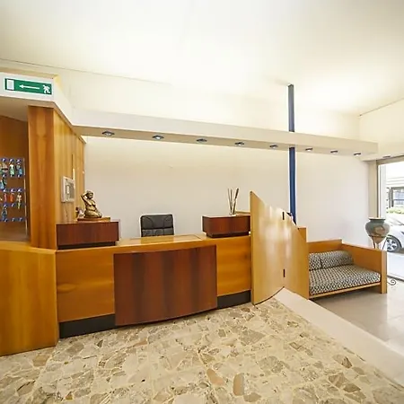 T Hotel 3*